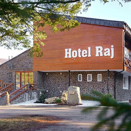 Hotel Raj Dedinky Bagian luar foto