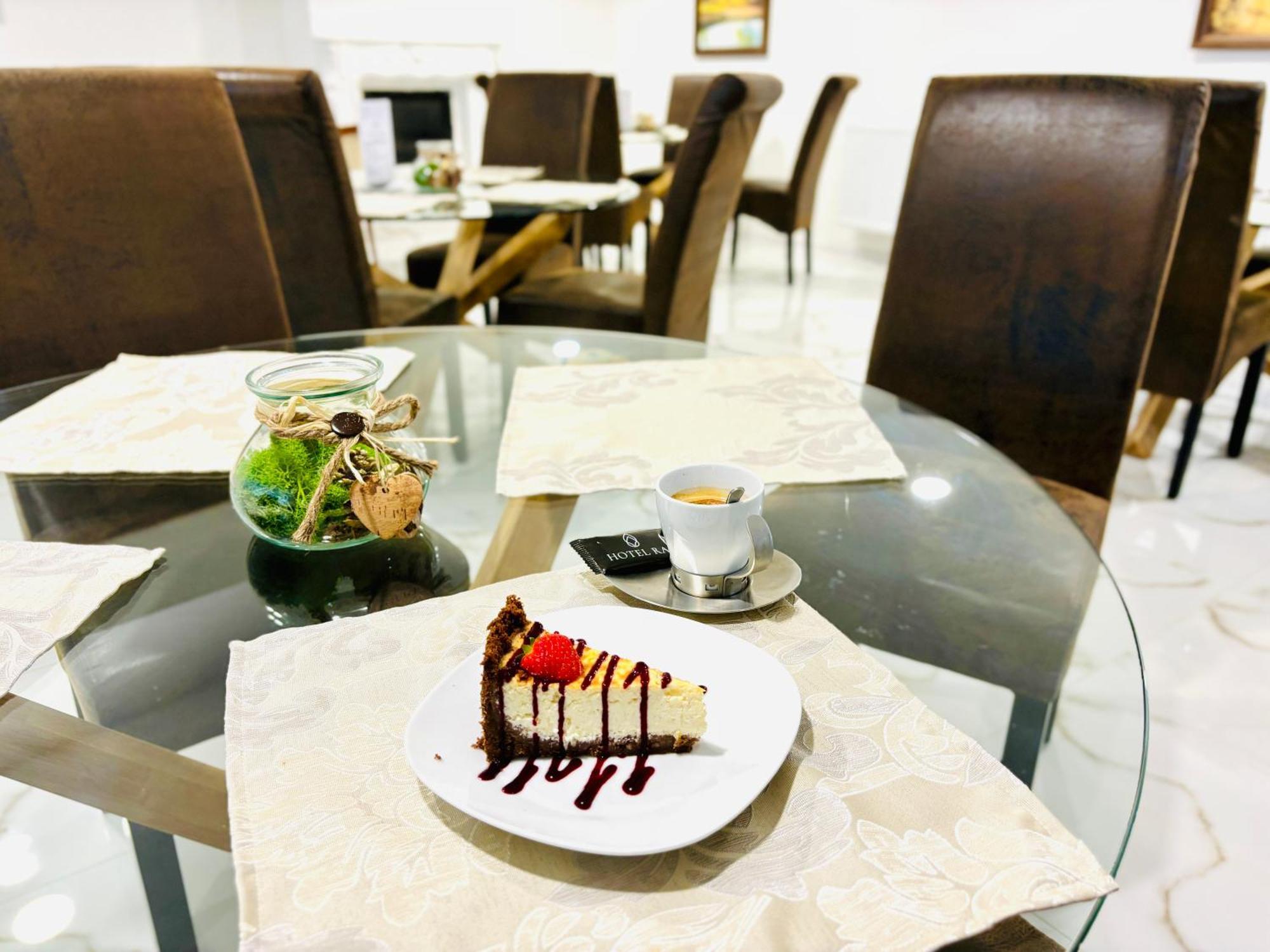 Hotel Raj Dedinky Bagian luar foto